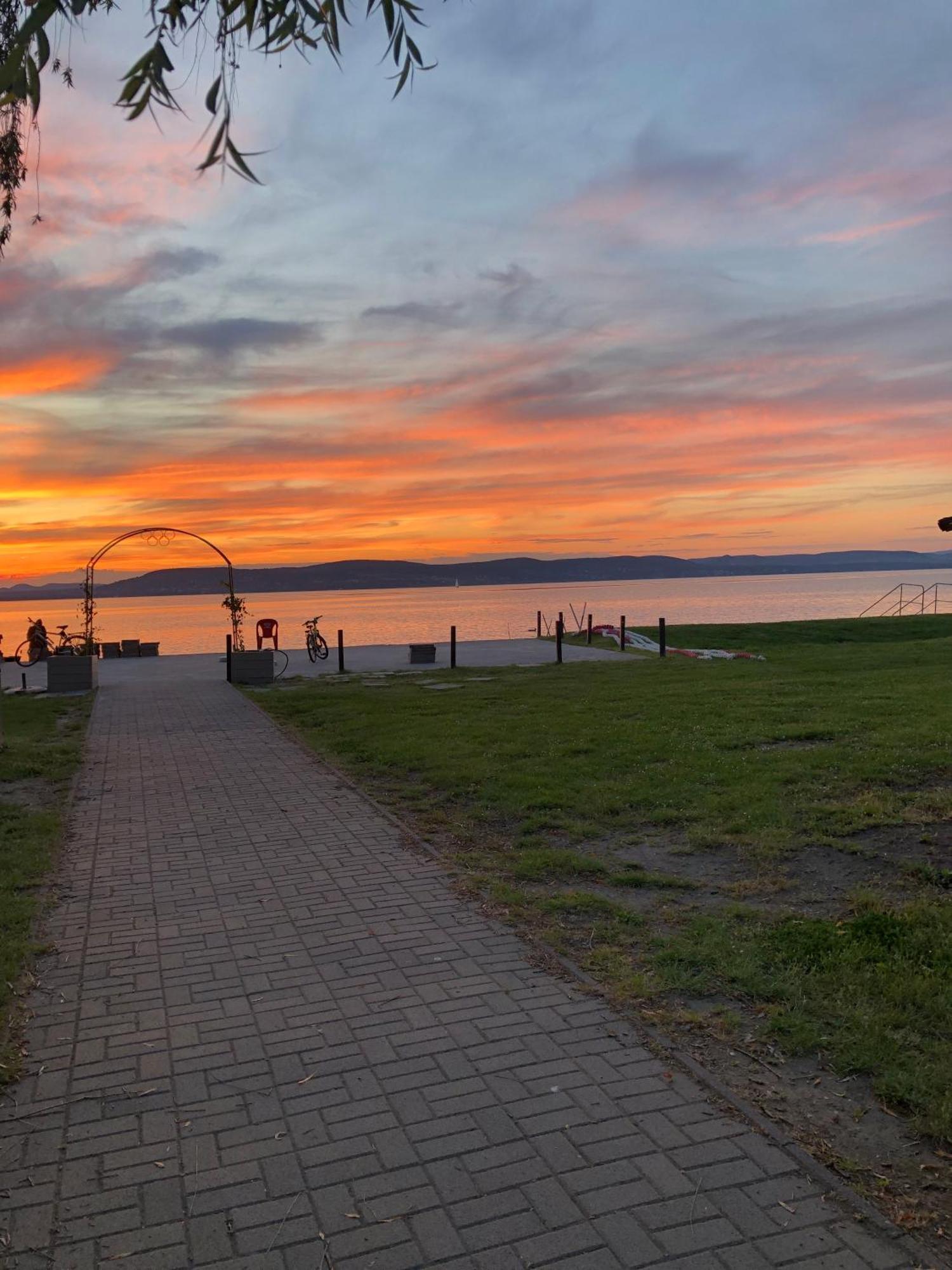 Apartamento Luz del Sol Balatonlelle Exterior foto
